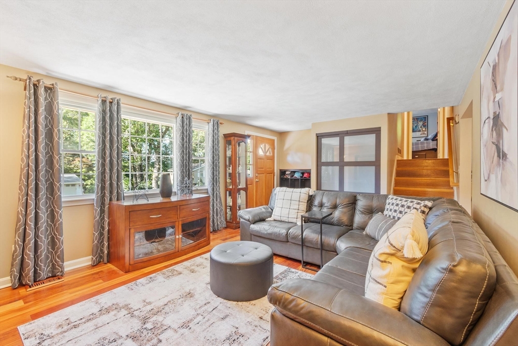 9 Brookbridge Rd