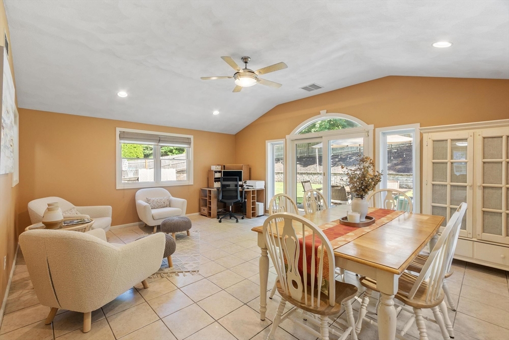 9 Brookbridge Rd