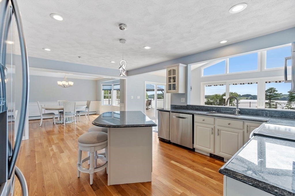 14 Lakeview Ave