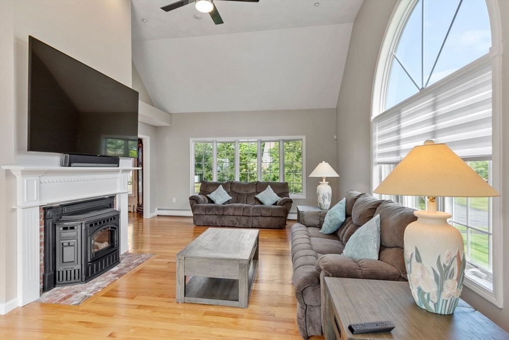 14 Lakeview Ave