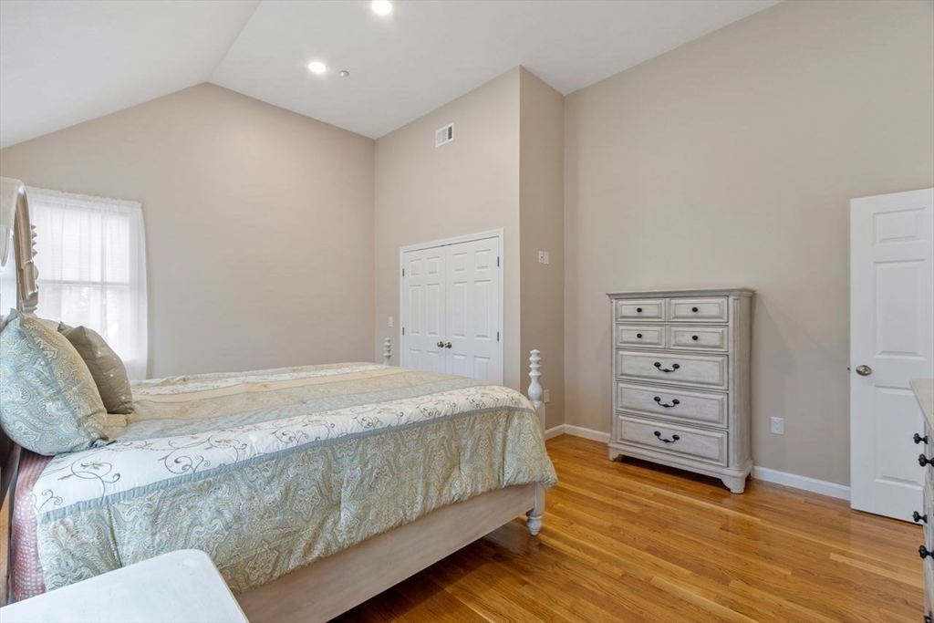 14 Lakeview Ave