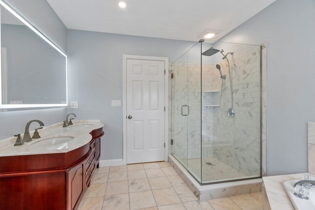 14 Lakeview Ave