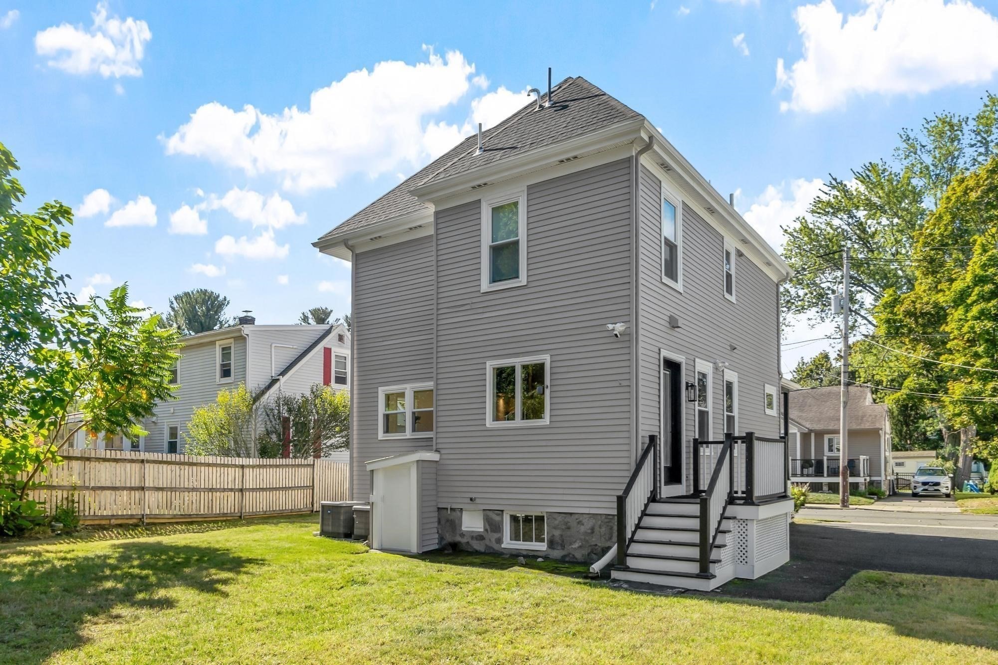 32 Coolidge Ave