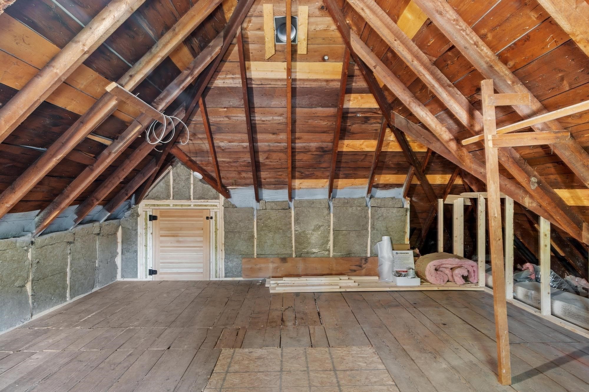 32 Coolidge Ave