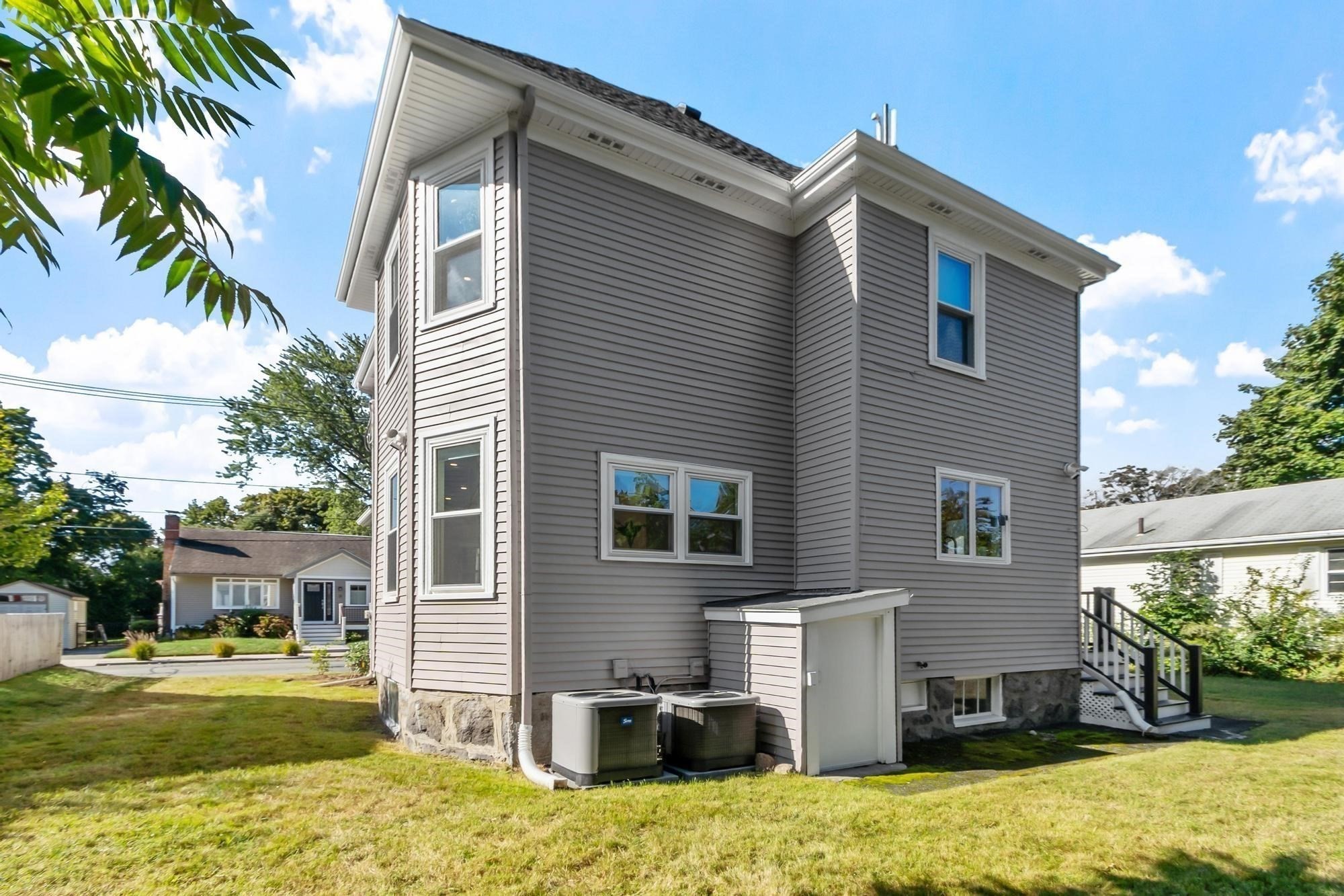 32 Coolidge Ave