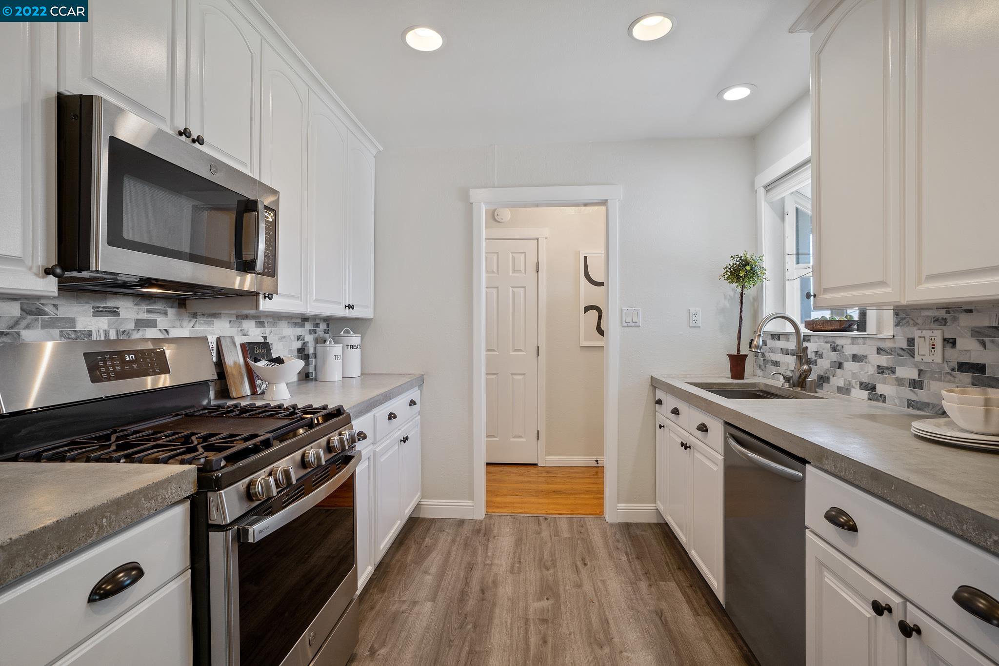 2507 Erie Dr