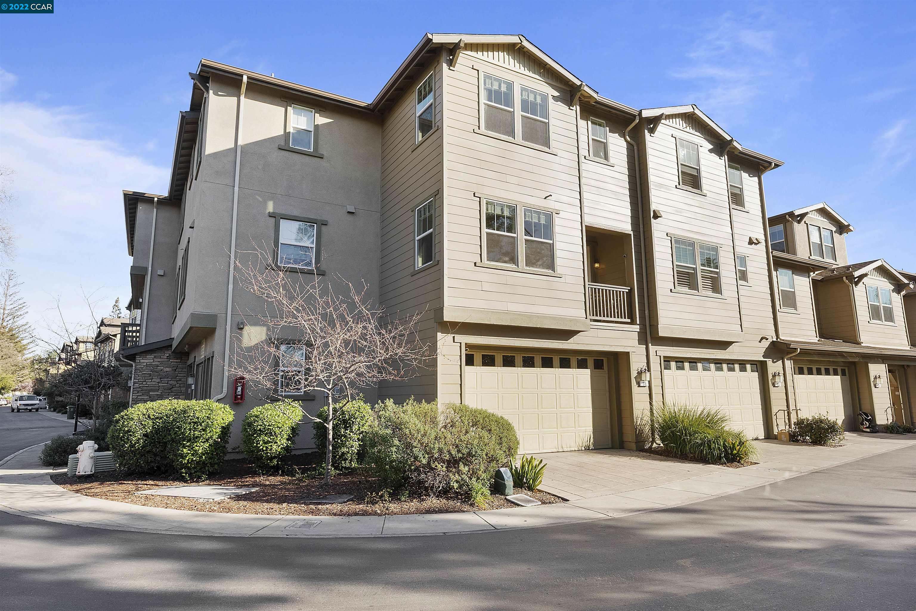 318 El Paseo Cir