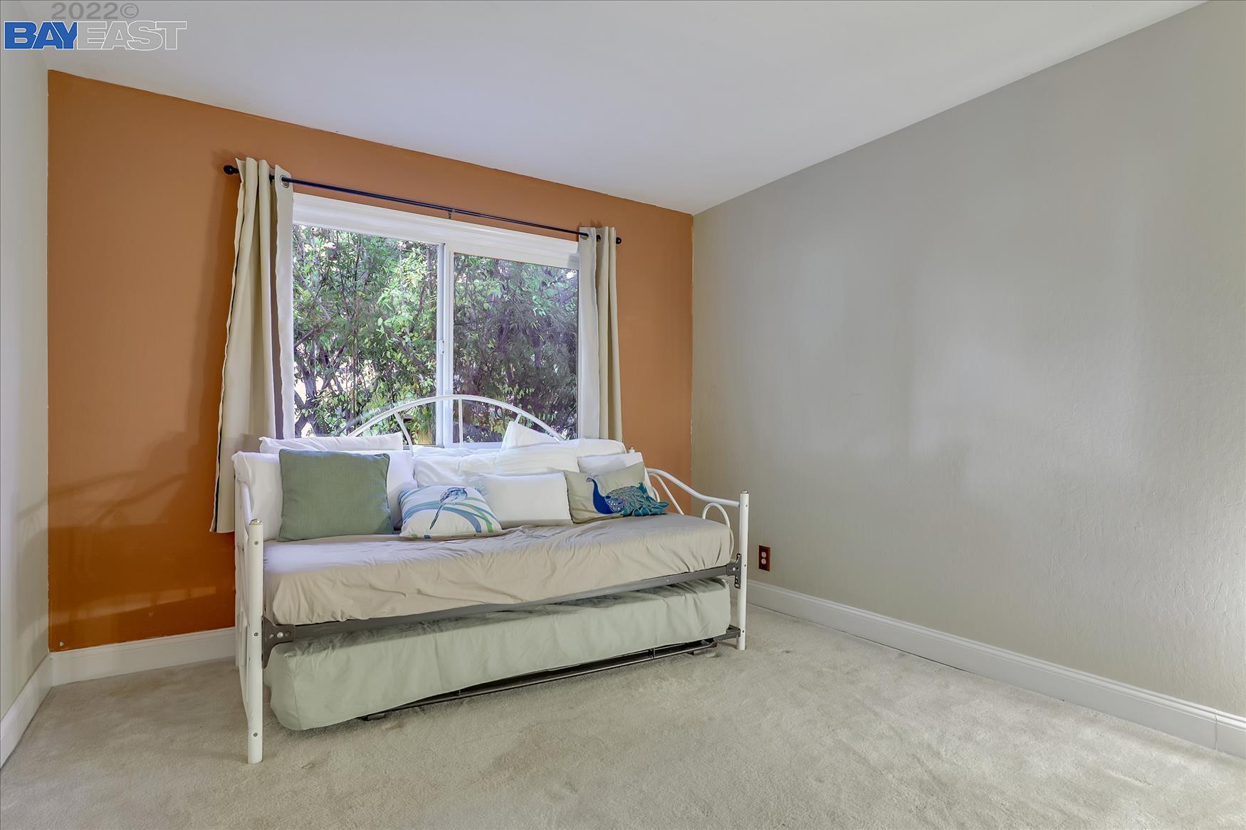 22 Elaine Ct