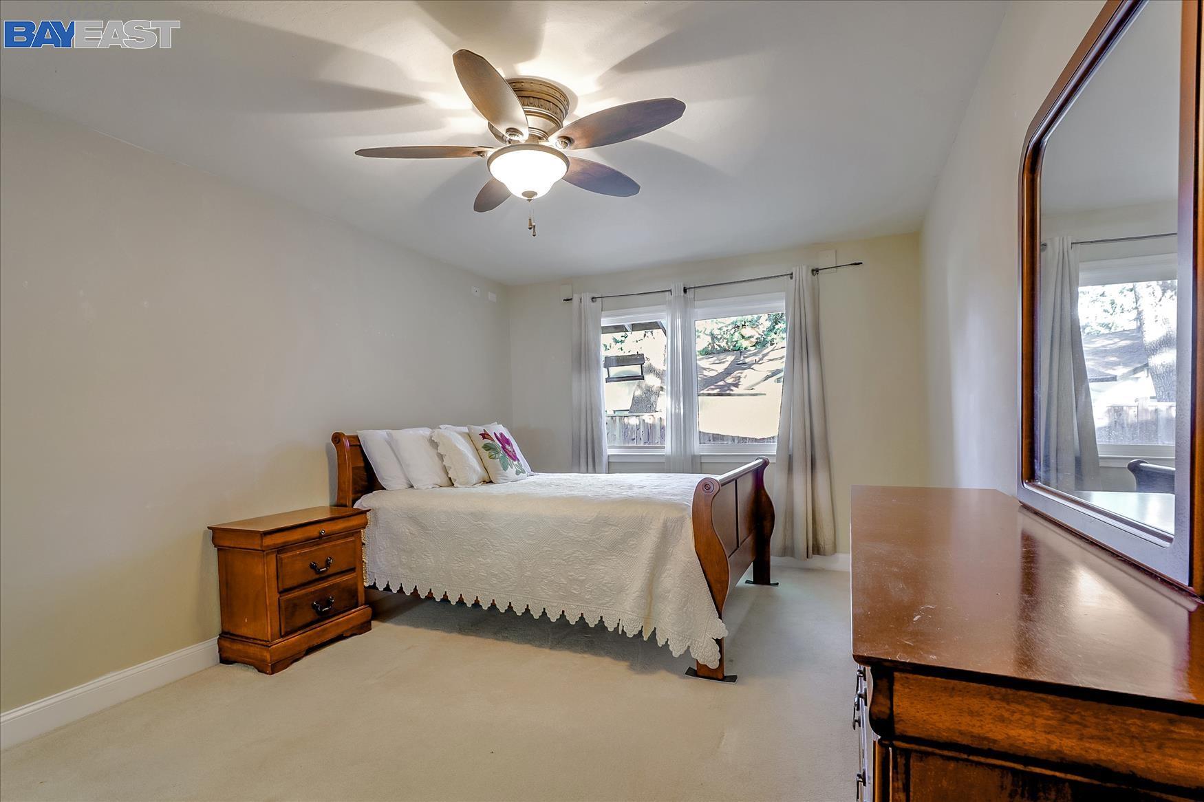 22 Elaine Ct