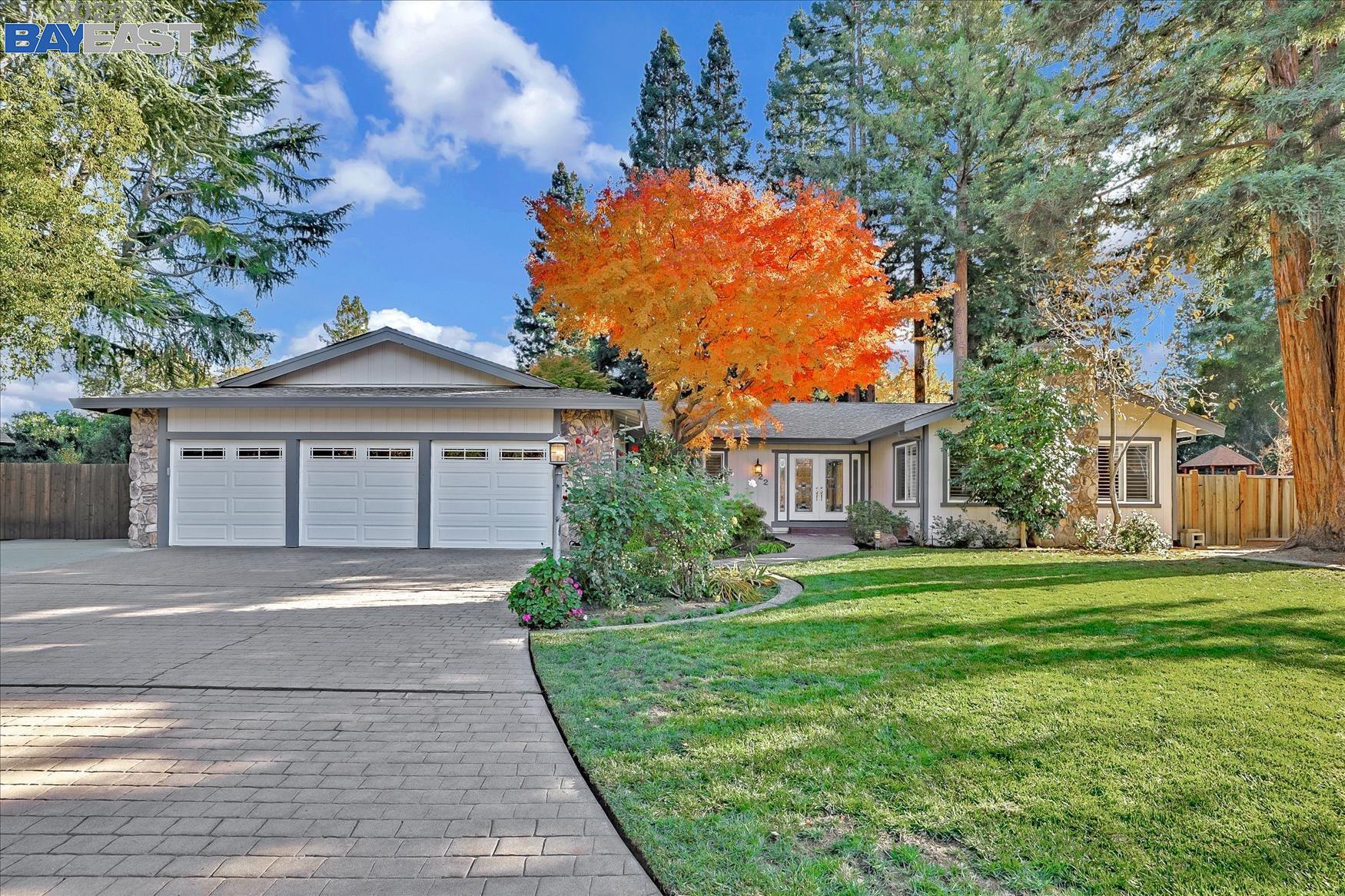 22 Elaine Ct