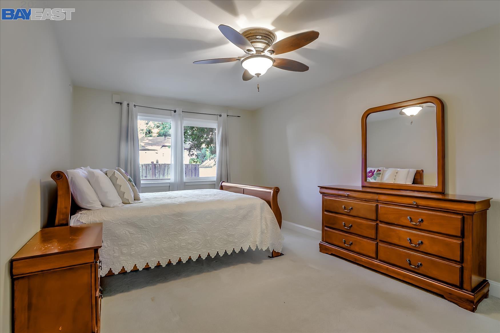 22 Elaine Ct
