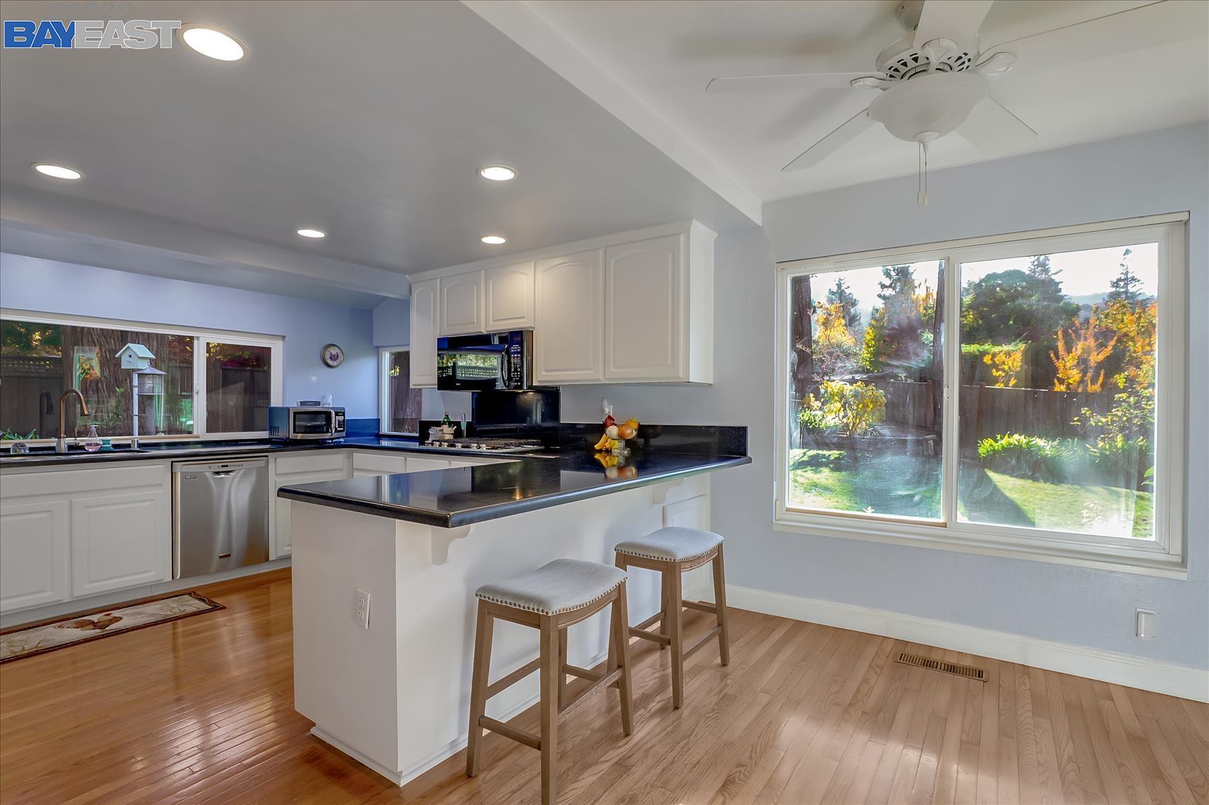 22 Elaine Ct