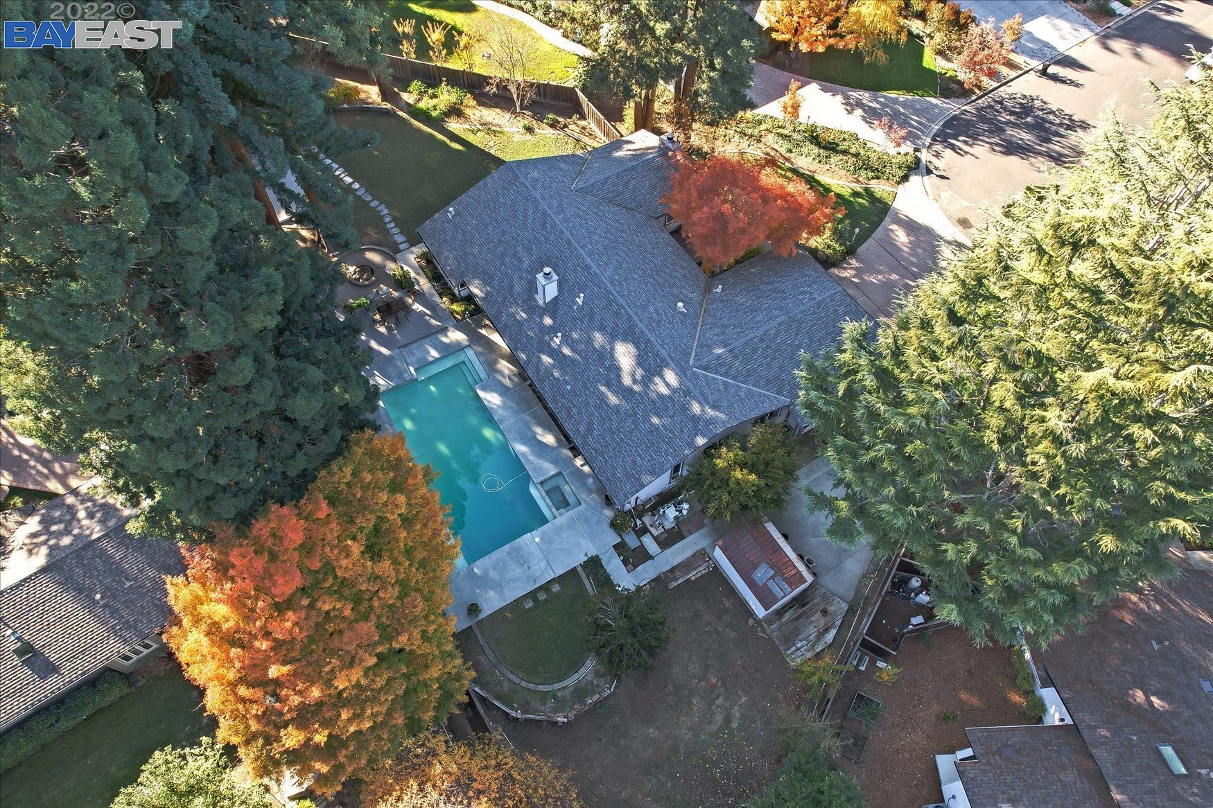 22 Elaine Ct