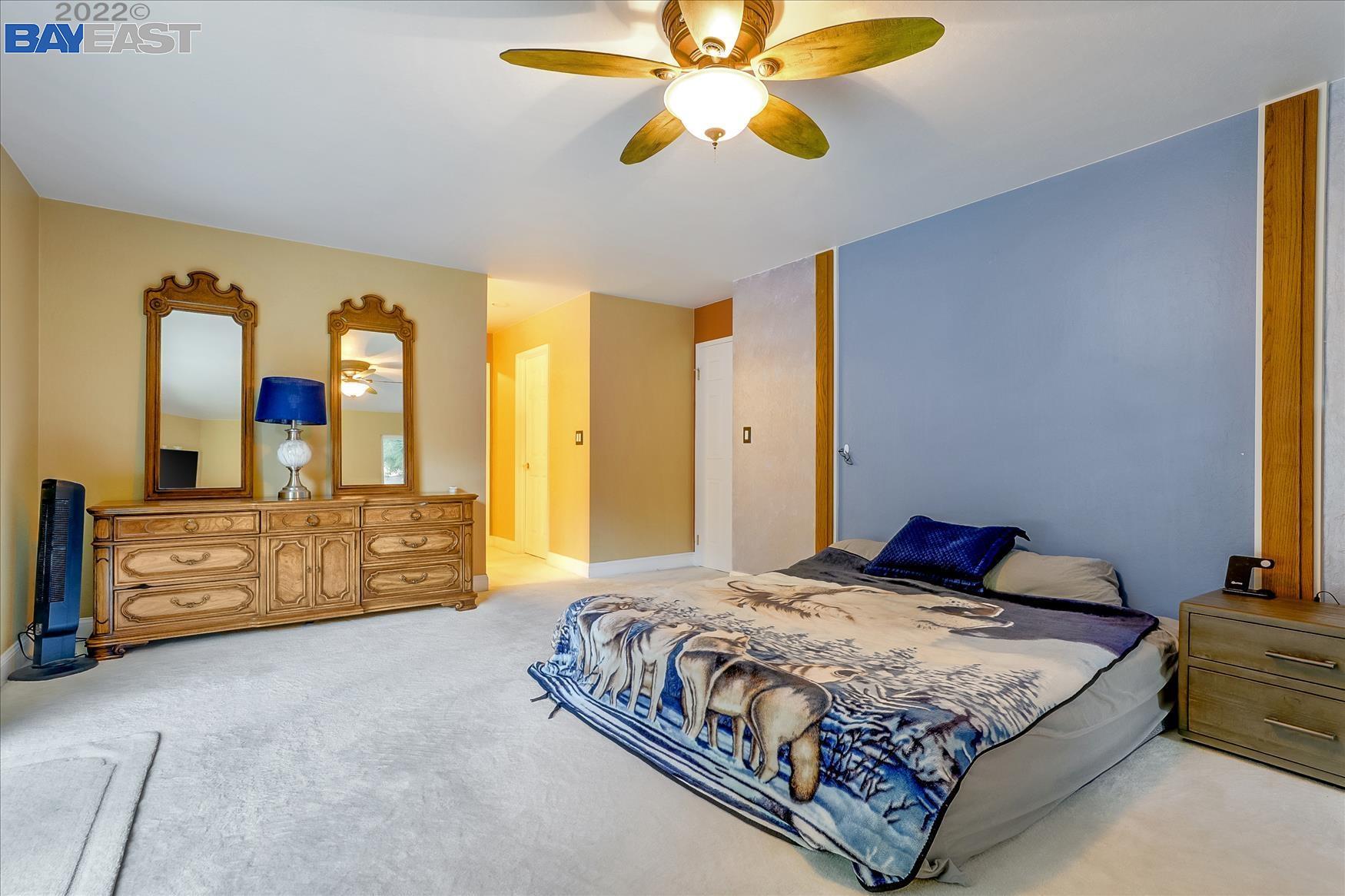 22 Elaine Ct