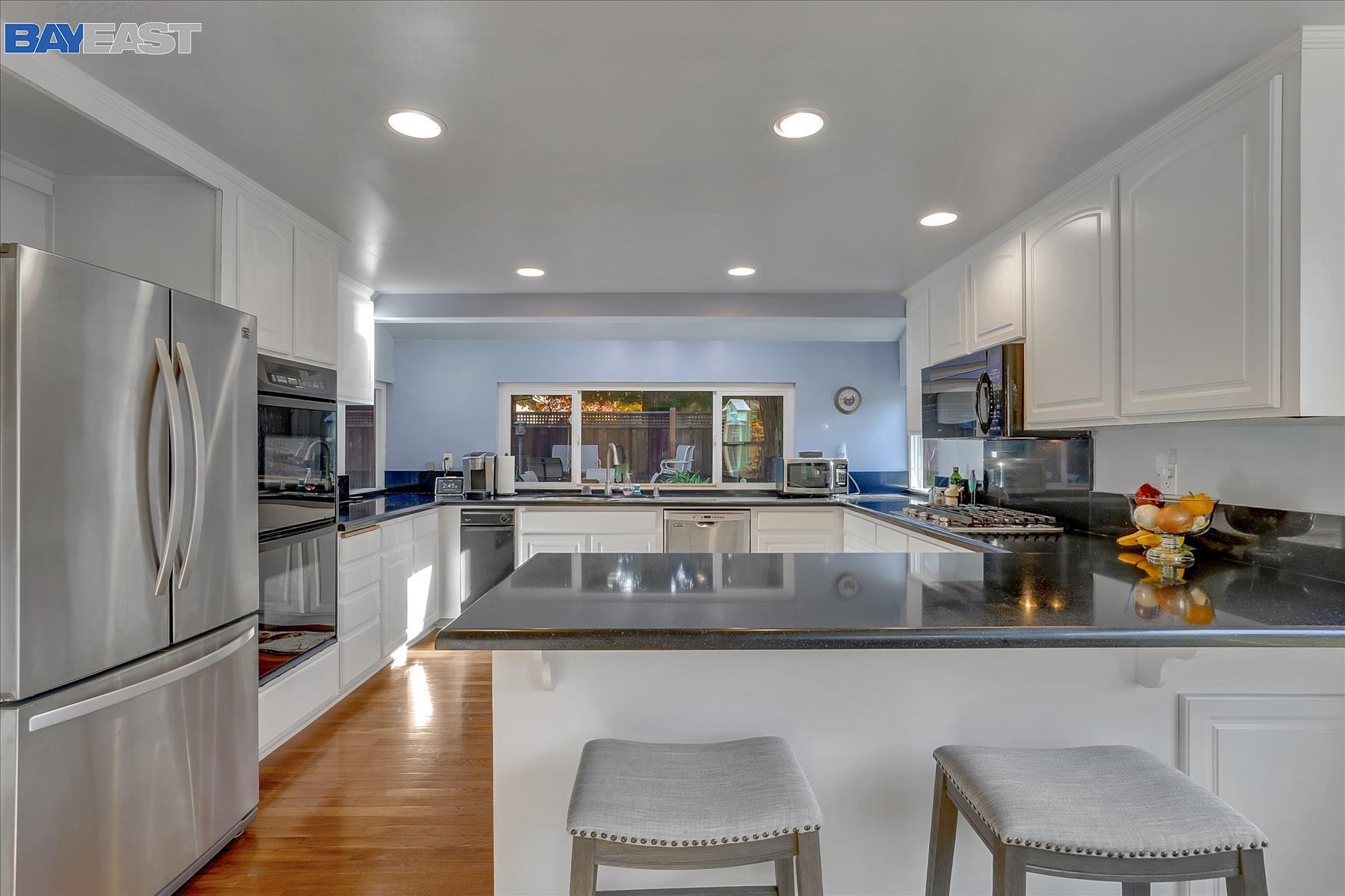 22 Elaine Ct