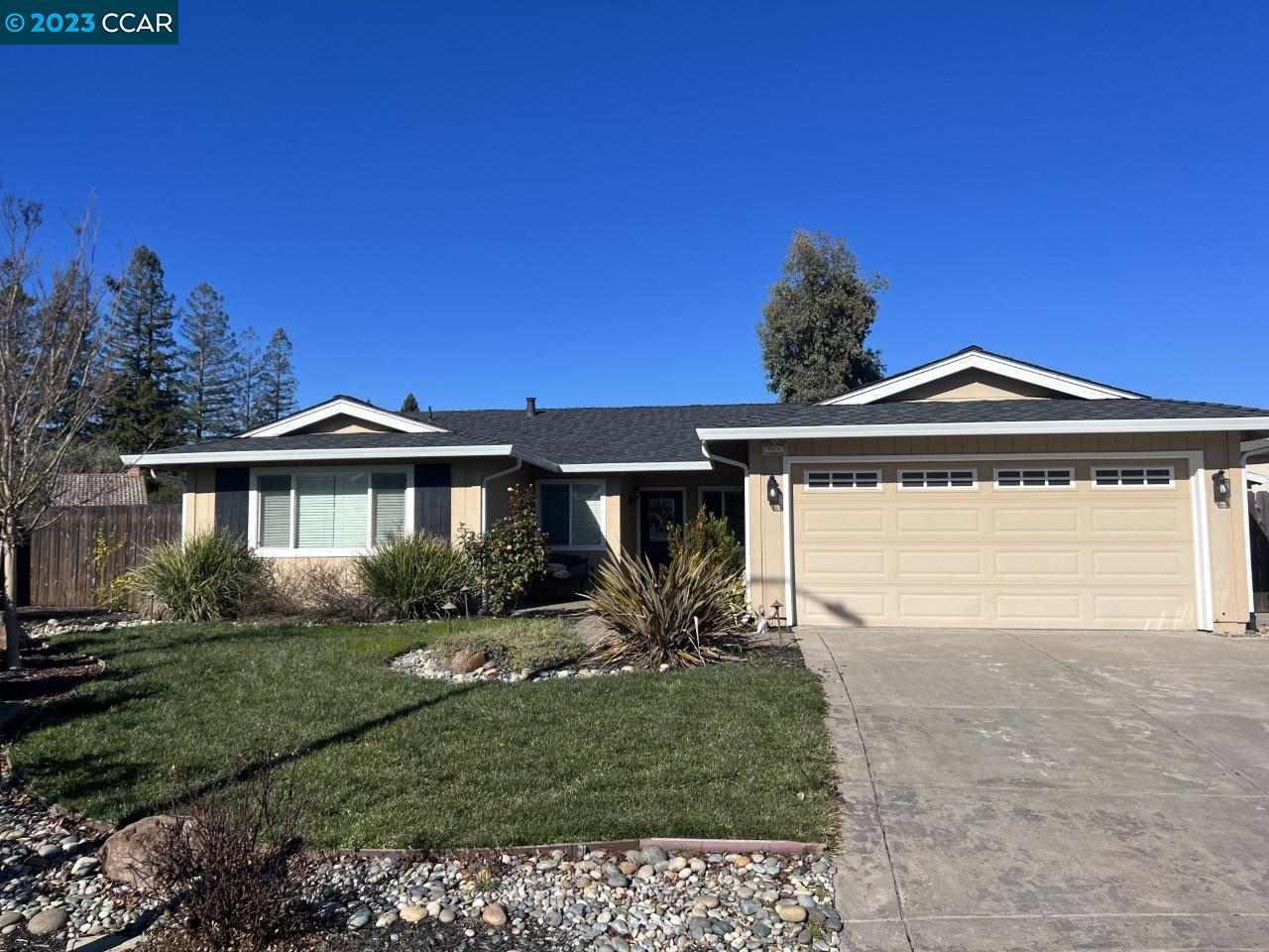 934 Lynn Ct