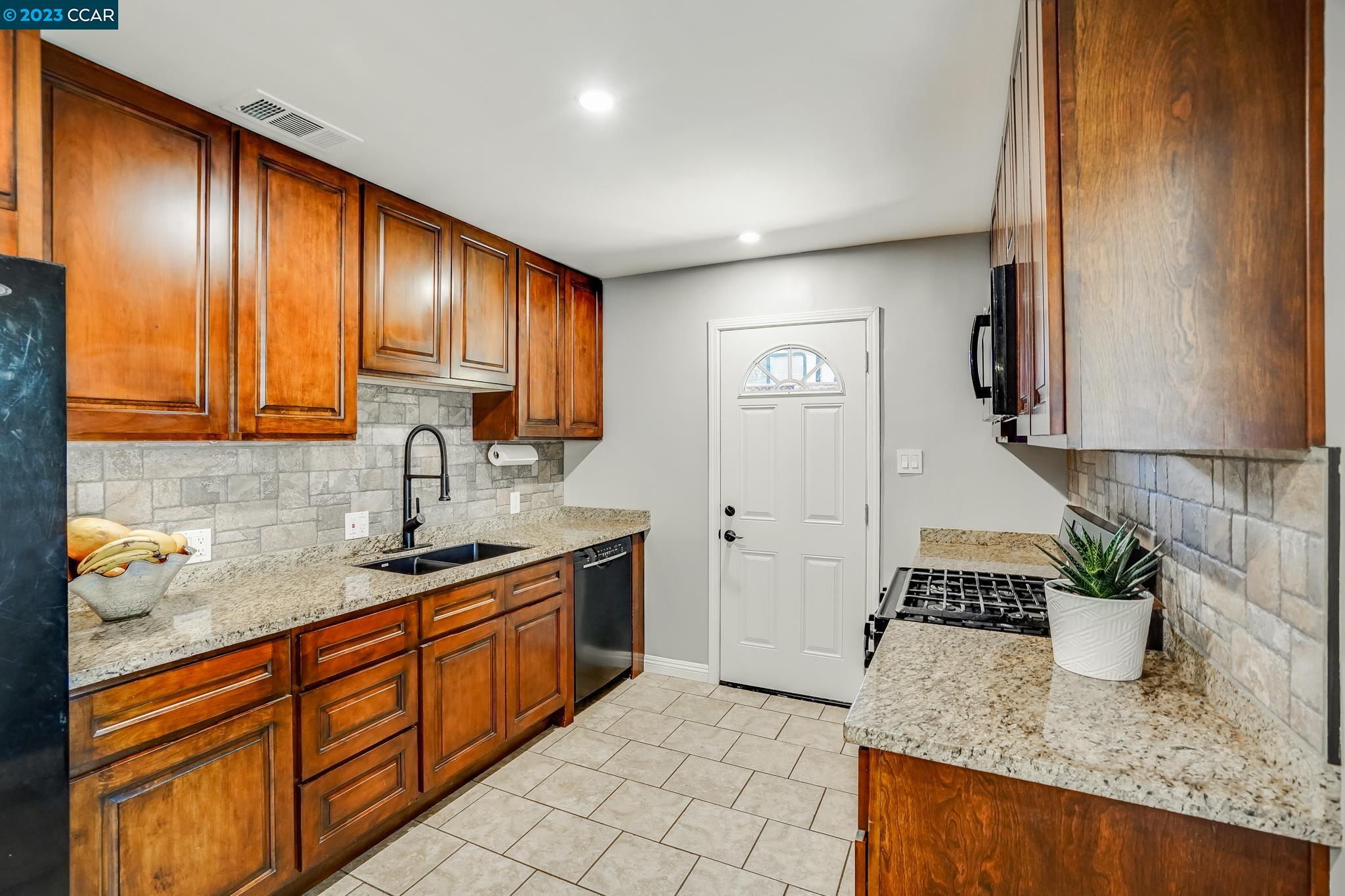 1407 Carol Dr