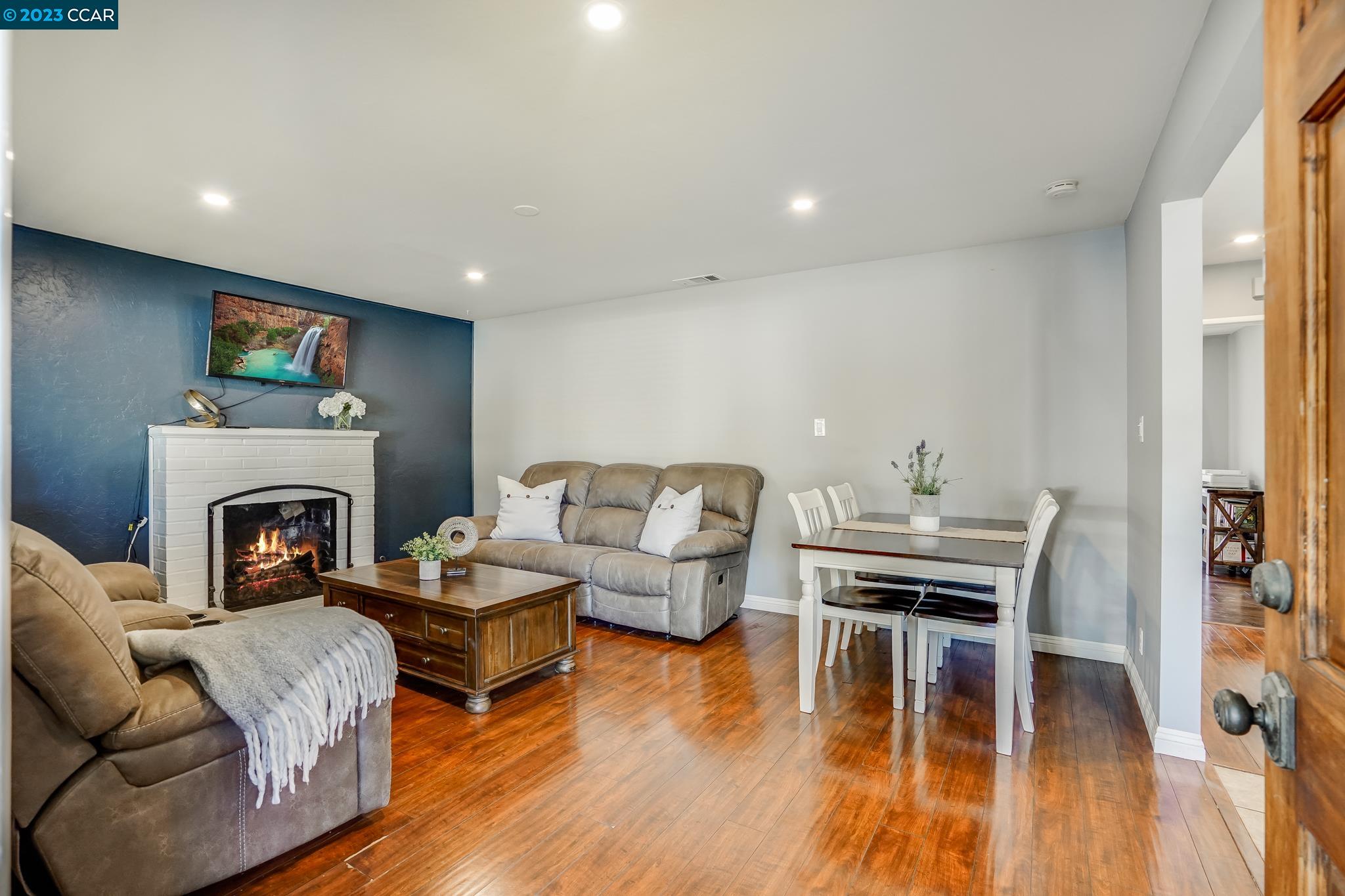 1407 Carol Dr
