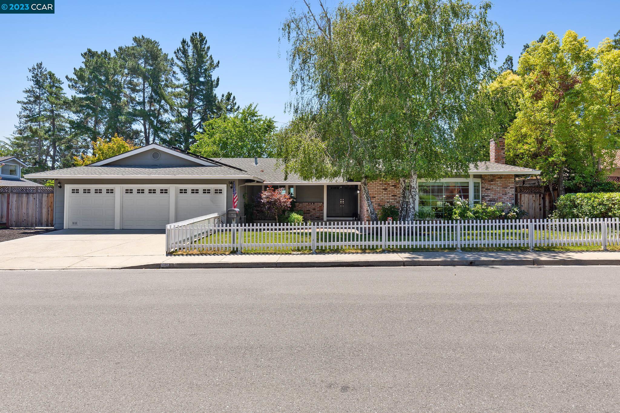 842 El Quanito Dr