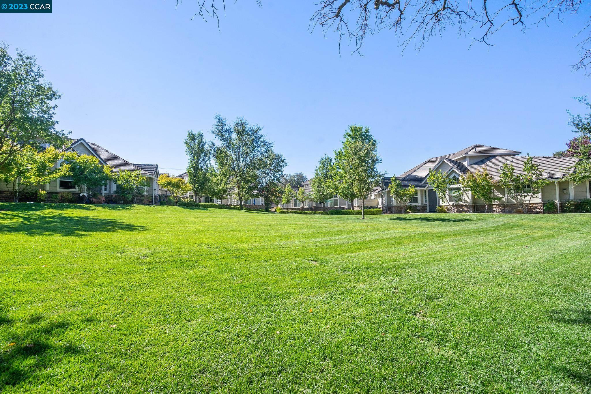 124 Sugarloaf Ct