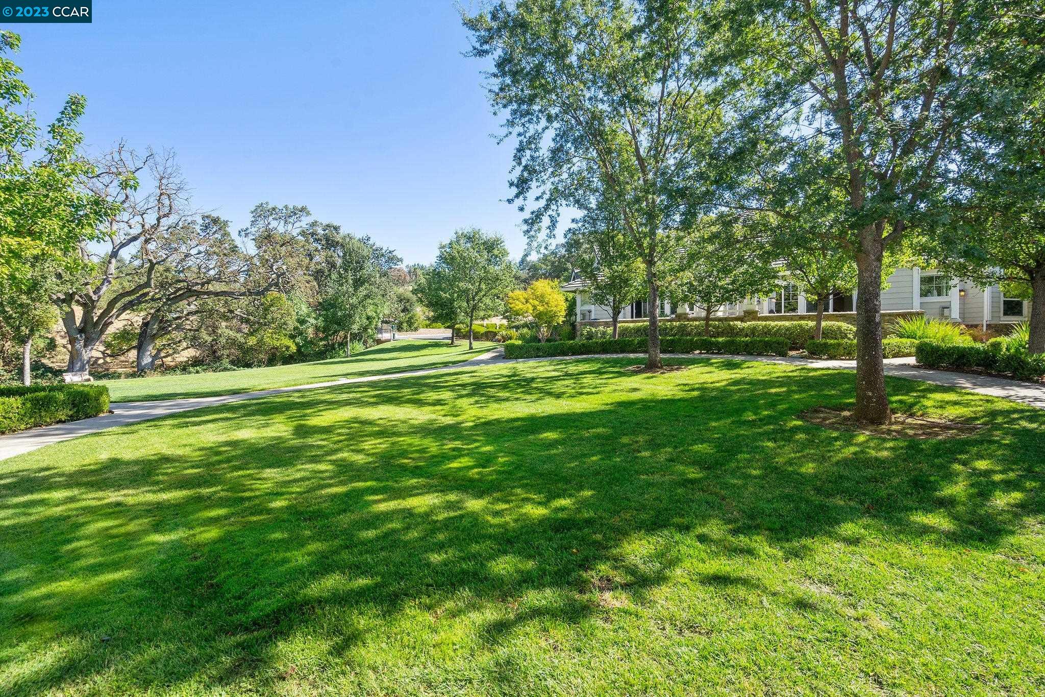 124 Sugarloaf Ct