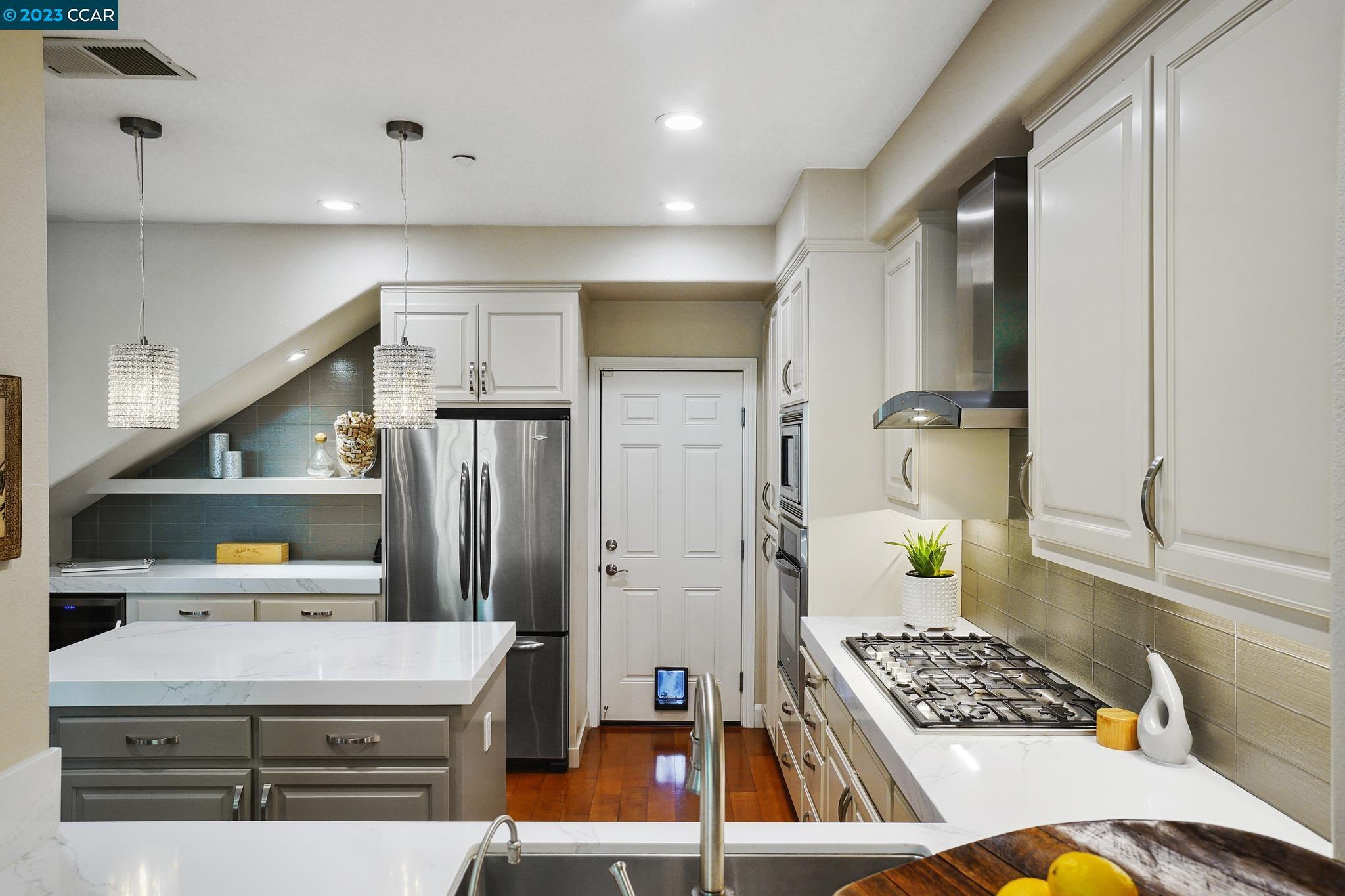 124 Sugarloaf Ct