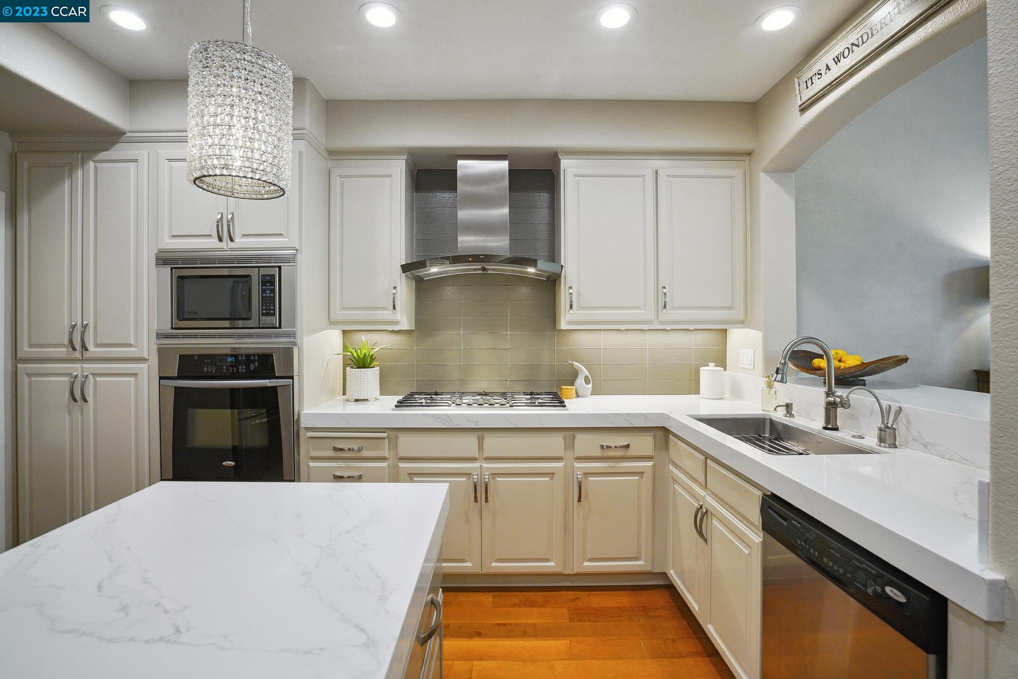 124 Sugarloaf Ct