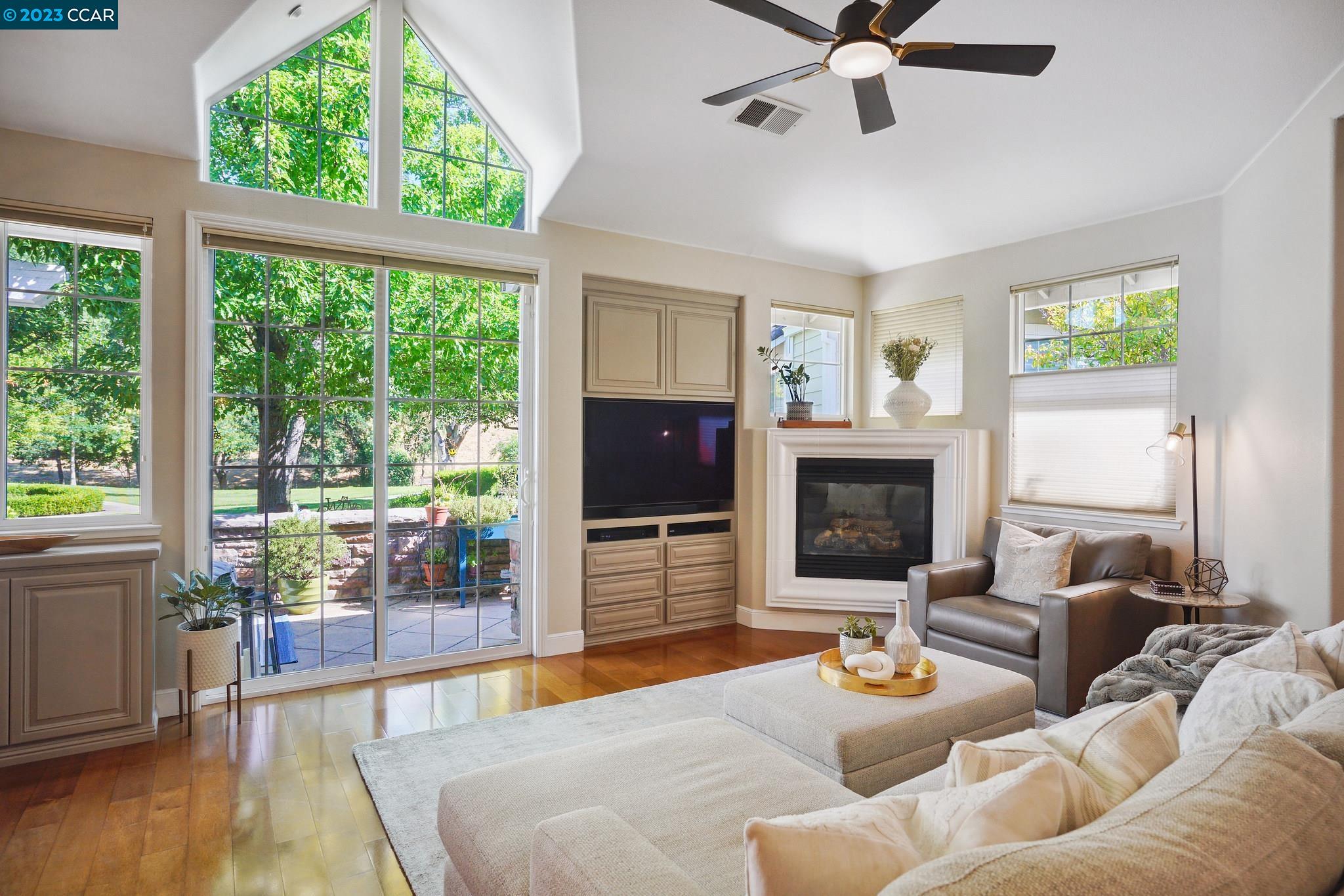 124 Sugarloaf Ct