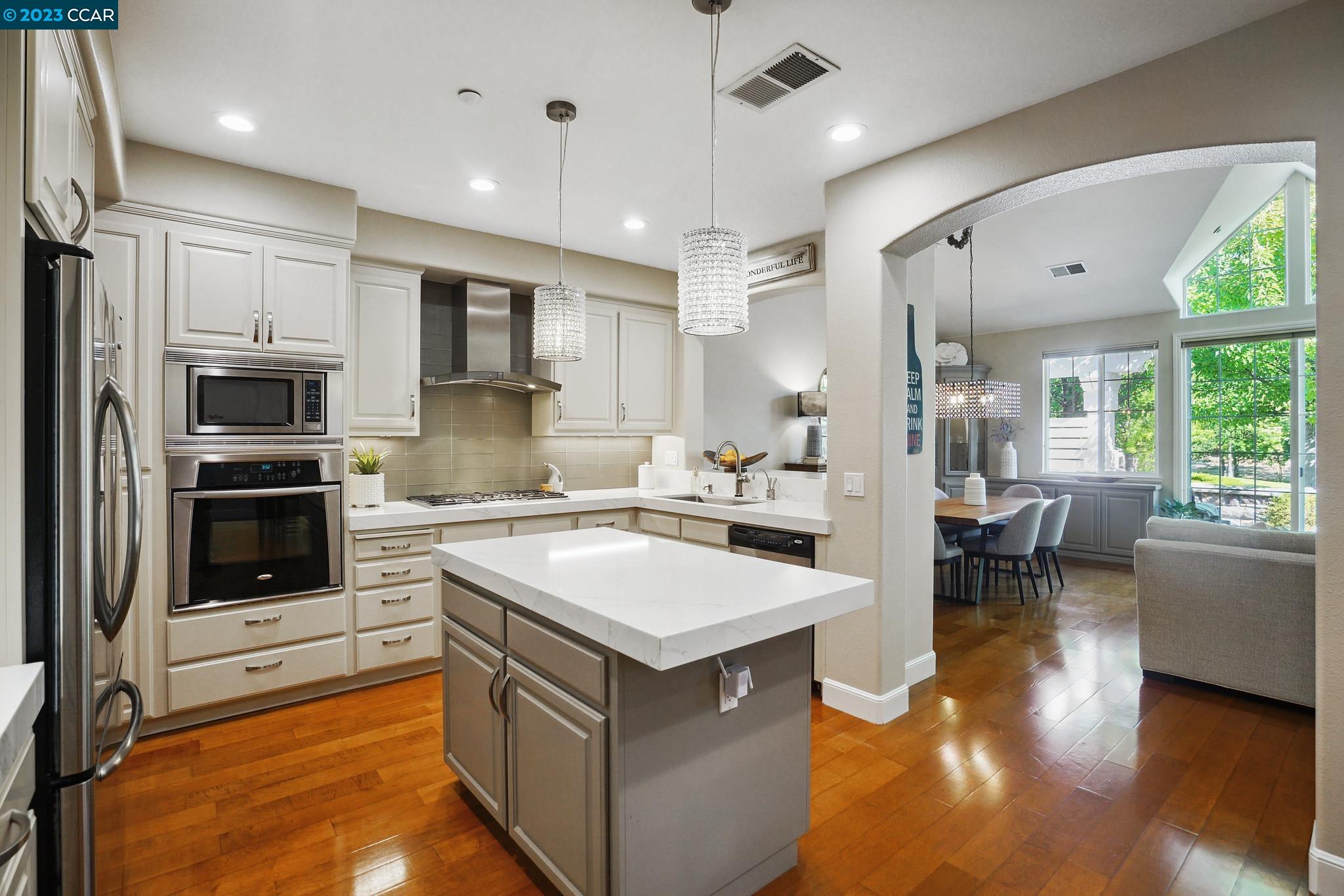 124 Sugarloaf Ct