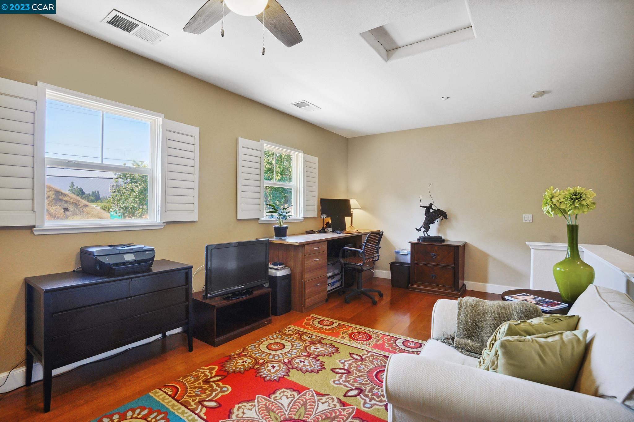 124 Sugarloaf Ct