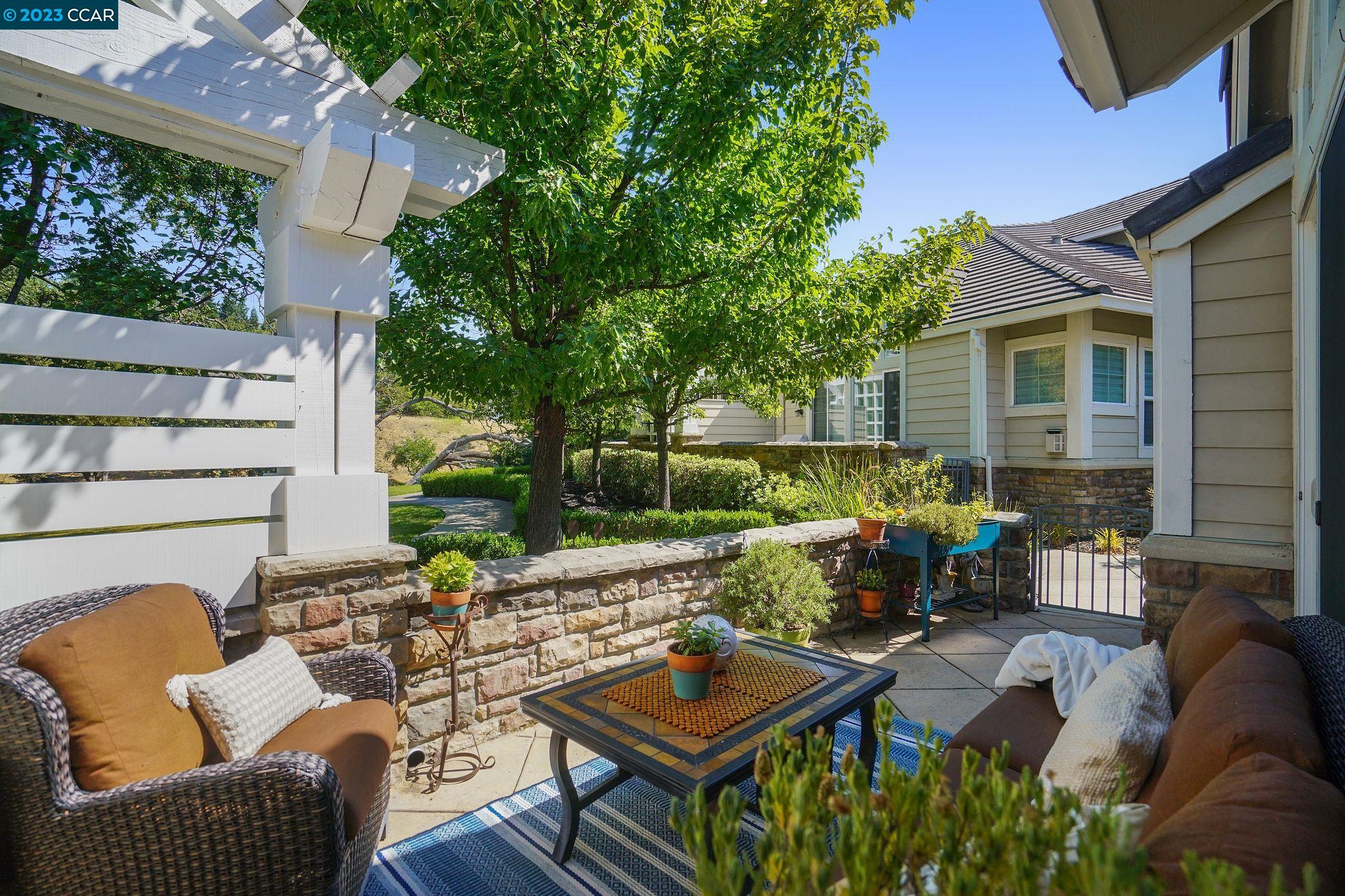 124 Sugarloaf Ct