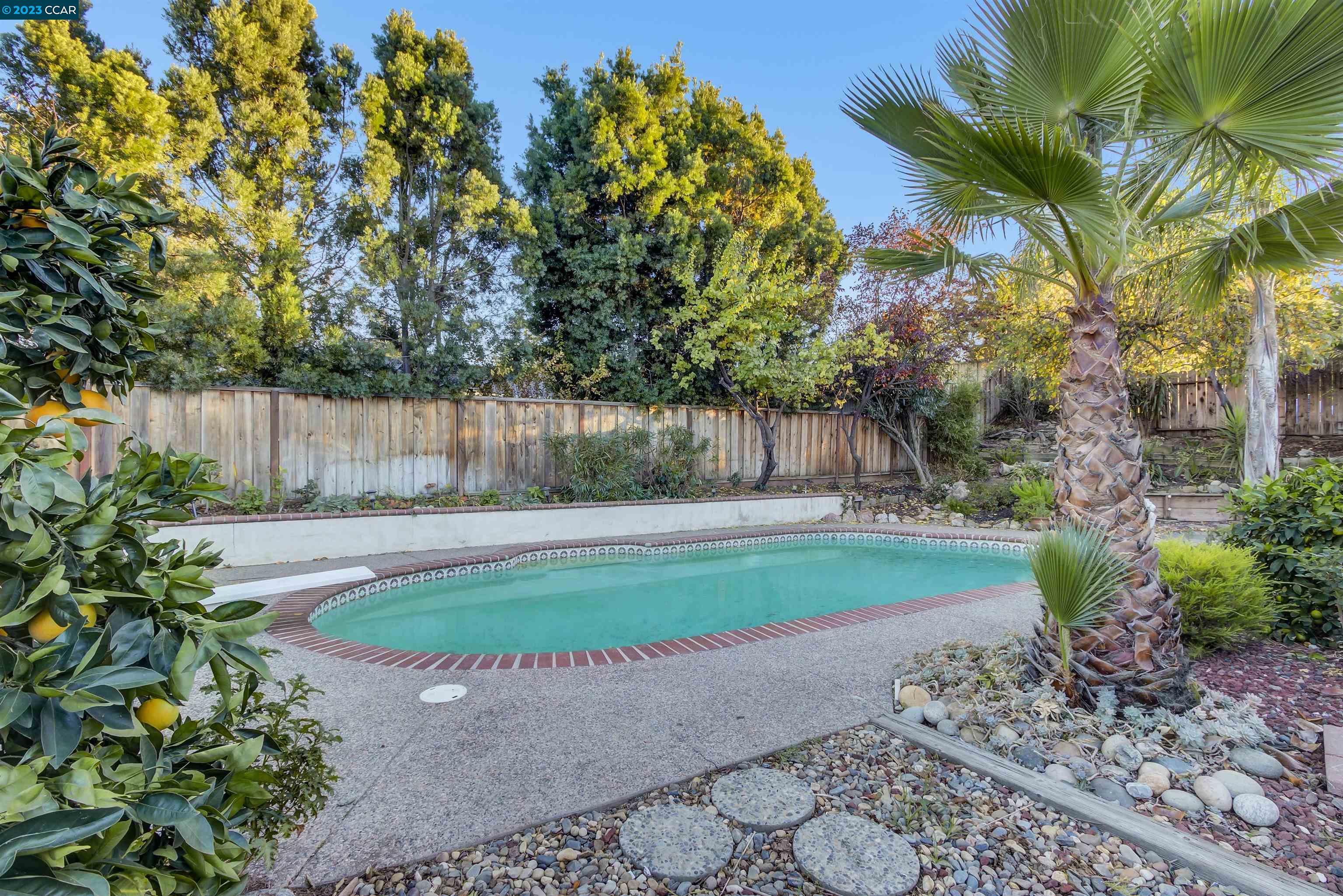1337 Oregon Dr