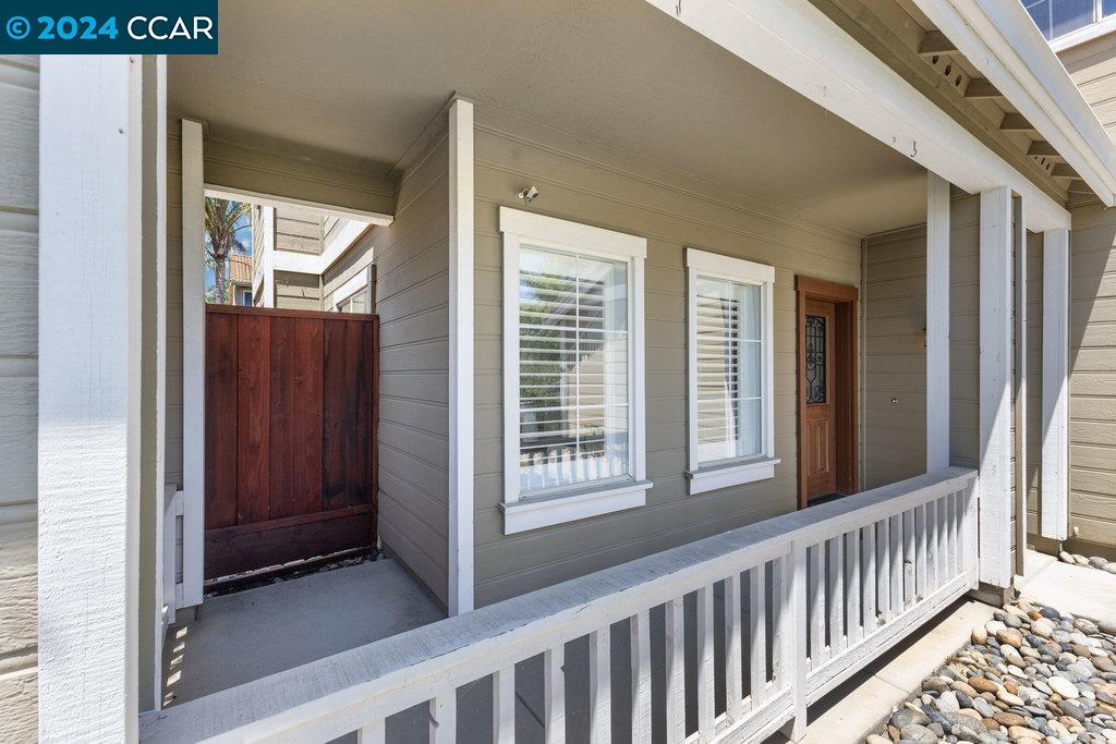 882 Tanager Rd