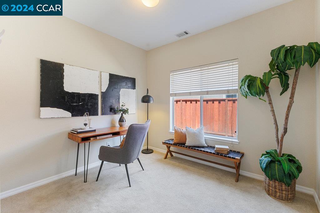 882 Tanager Rd