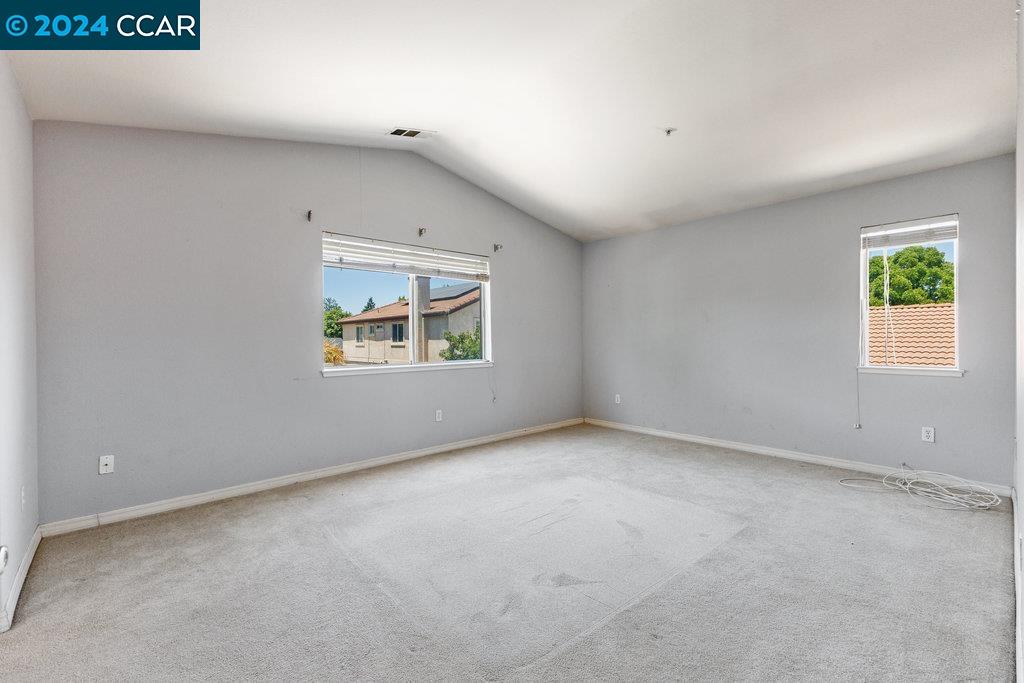 882 Tanager Rd