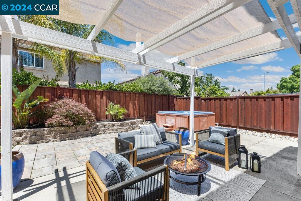882 Tanager Rd