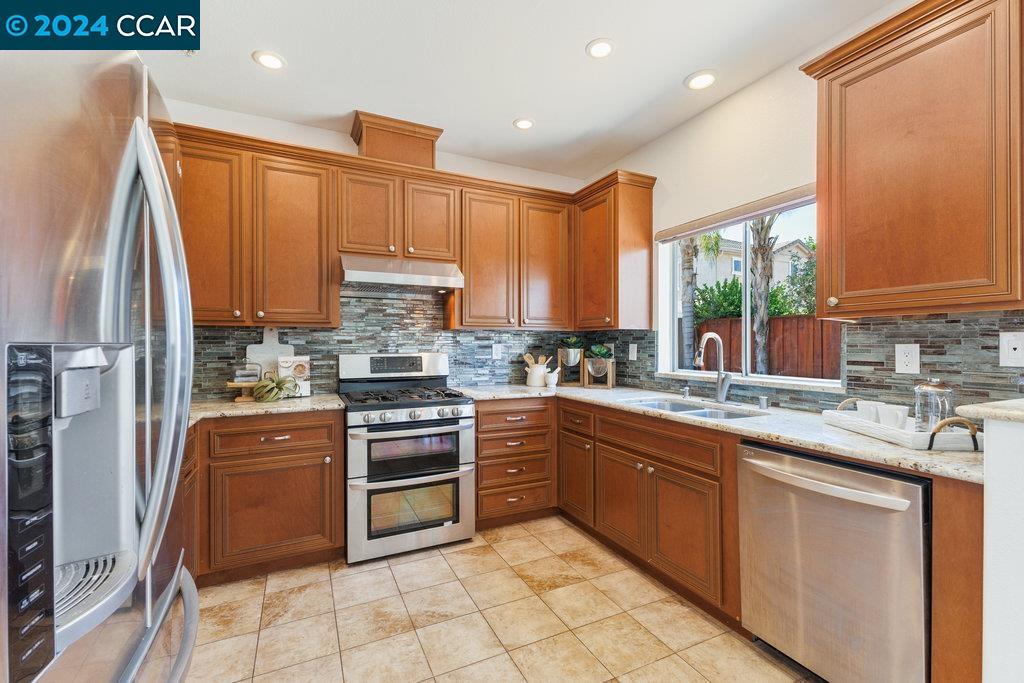 882 Tanager Rd