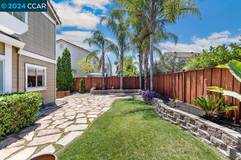 882 Tanager Rd