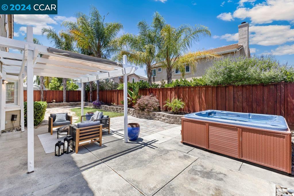 882 Tanager Rd