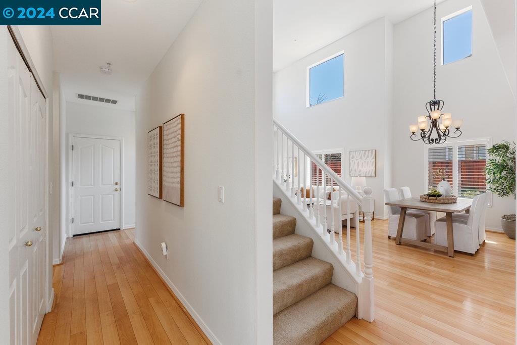 882 Tanager Rd