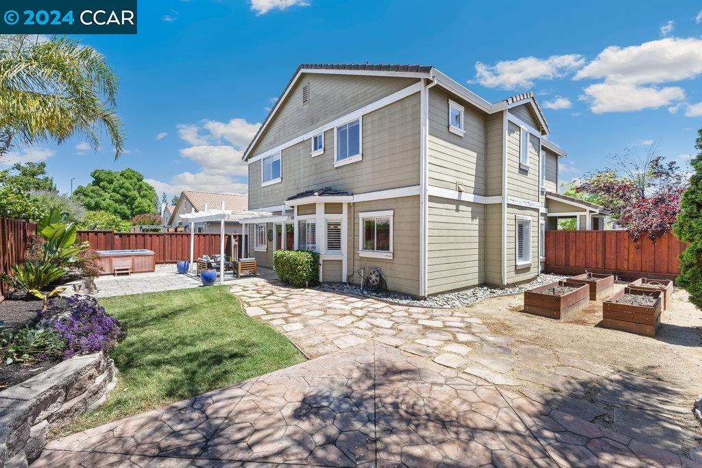 882 Tanager Rd