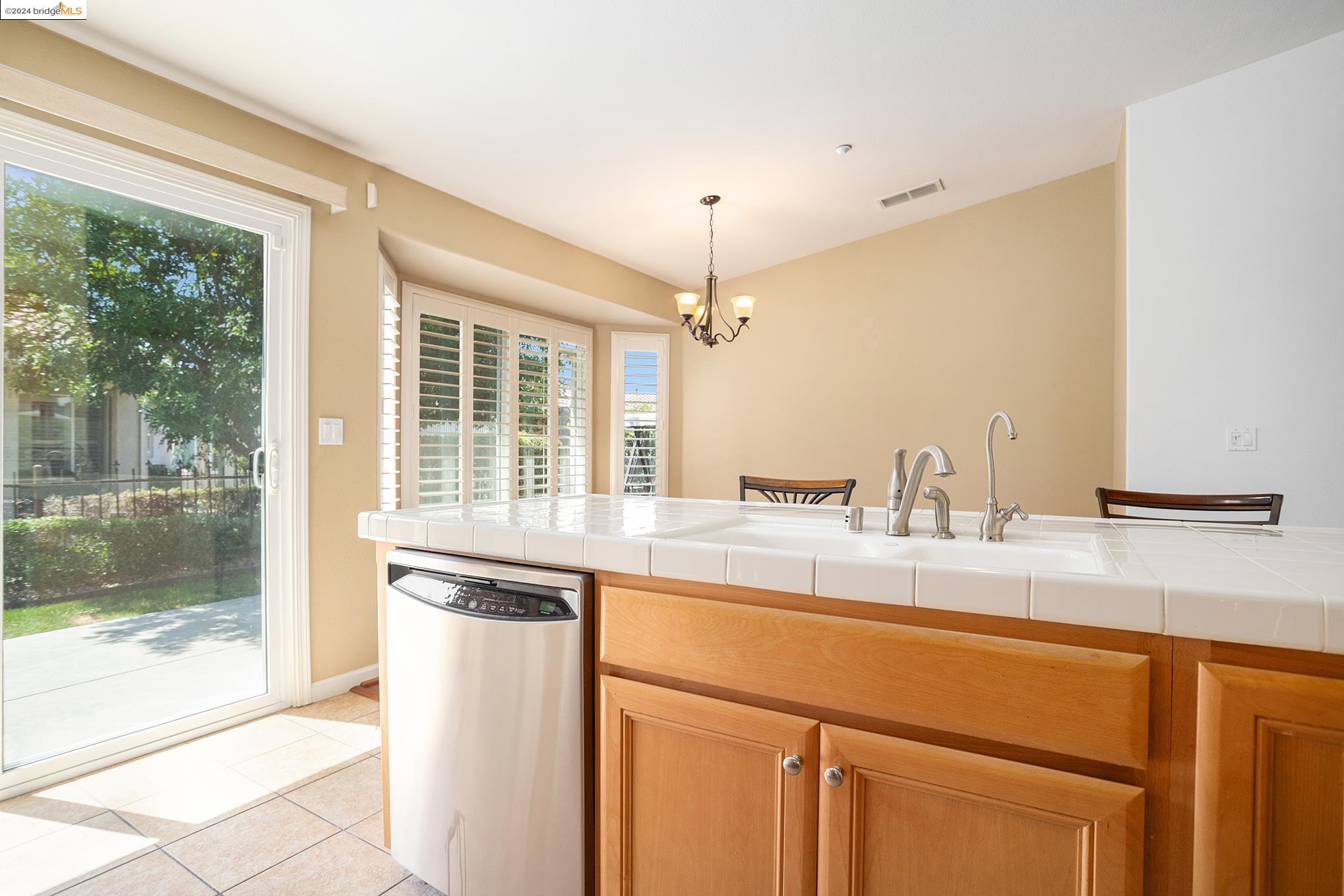 518 Anglebrook