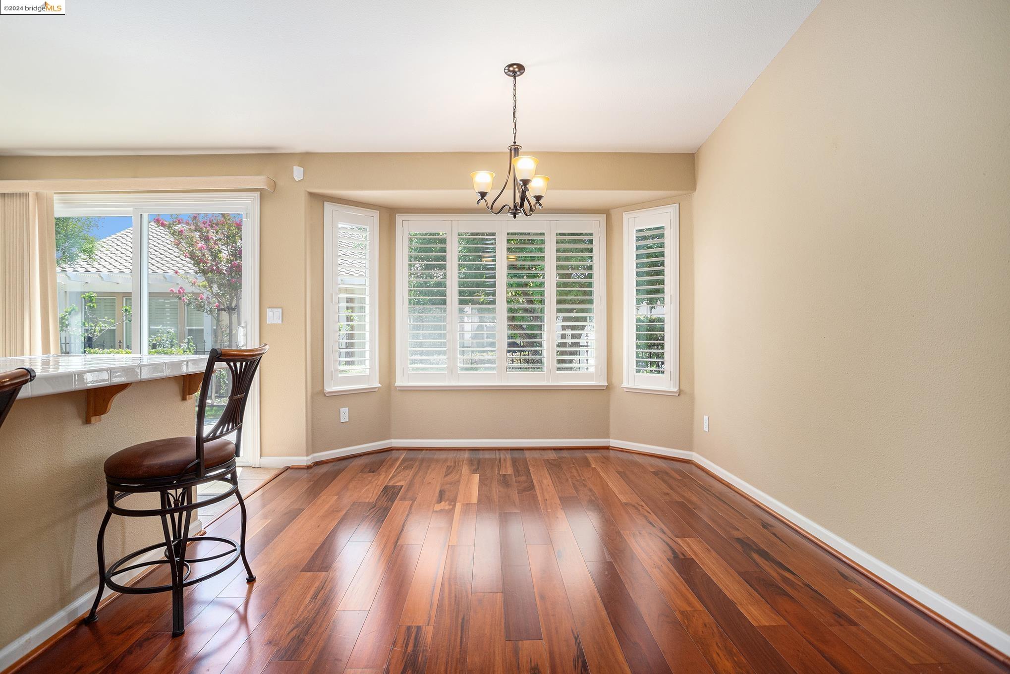 518 Anglebrook