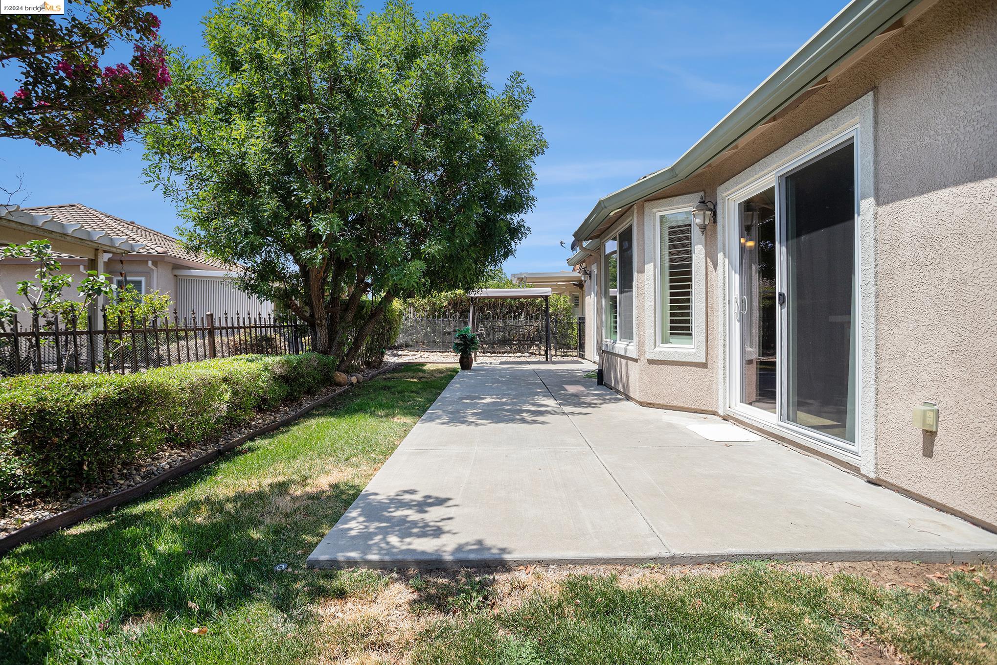 518 Anglebrook