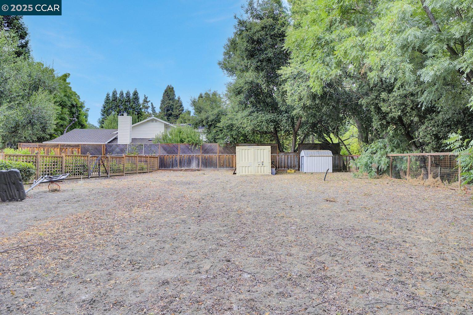 11 San Andreas Dr