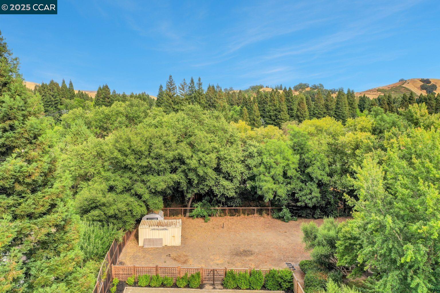 11 San Andreas Dr