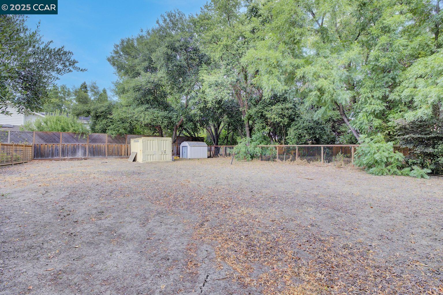 11 San Andreas Dr