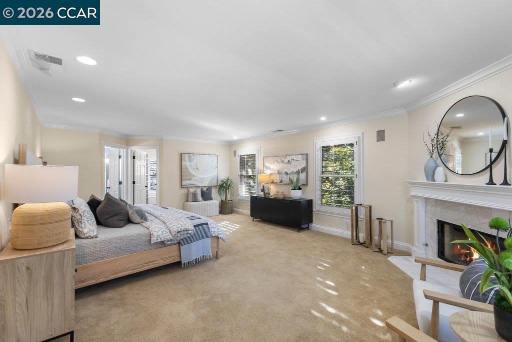 10 Crownridge Dr