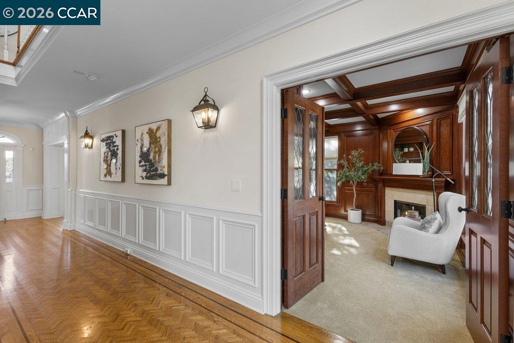 10 Crownridge Dr