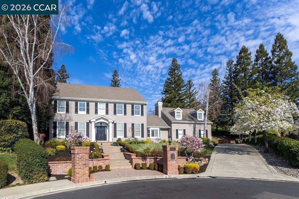 10 Crownridge Dr